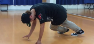 【ブレイクダンス】フットワーク[四歩] -やり方・コツ・練習方法の動画講座-
