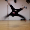 【ブレイクダンス】エアートラックス-技のやり方・コツ・練習方法の動画講座-